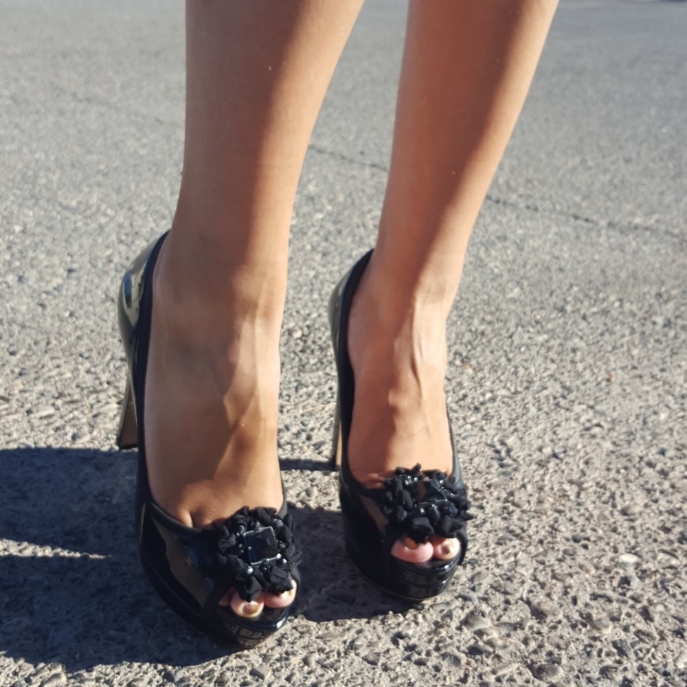 BRAND NEW VINCE CAMUTO HEELS